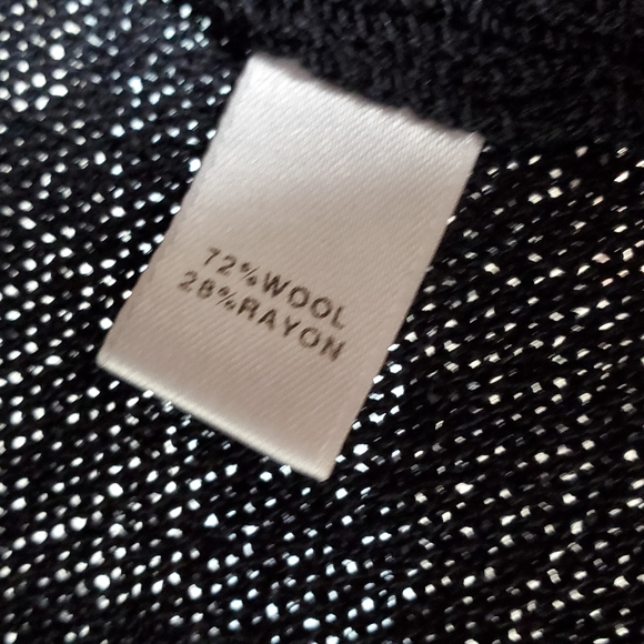 St. John Black Sleeveless Tank - Picture 6 of 7